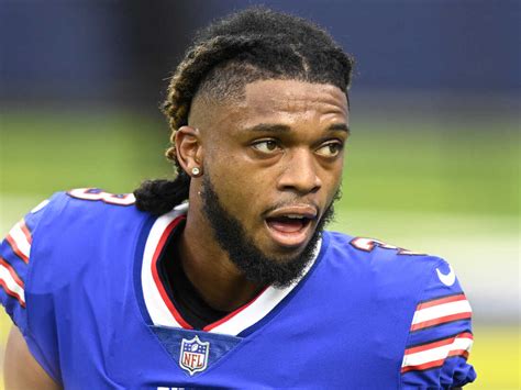 The Buffalo <strong>Bills</strong> announced that the 24-year-old safety Damar Hamlin spent the night in intensive care and remained in critical condition a day after his heart stopped while making a tackle in the. . Demar hamilton bills